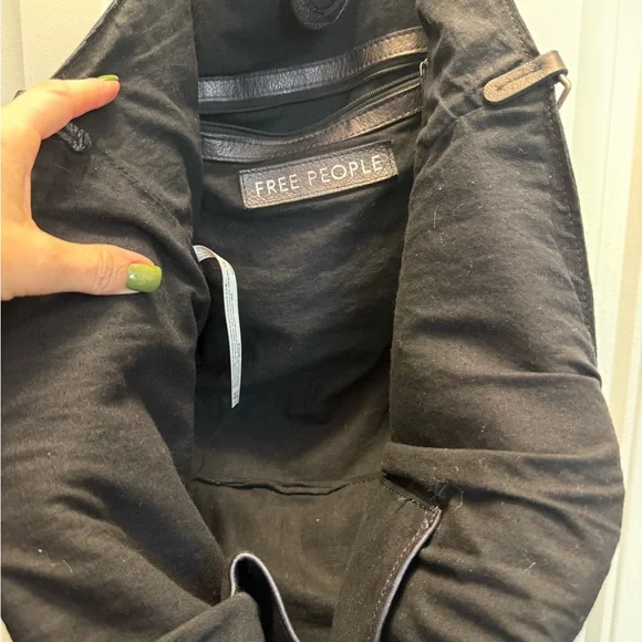 Free People Tivoli Leather Slouchy Bag - Picture 3 of 9